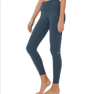 SALE! Alo Yoga air brush legging grey Size L